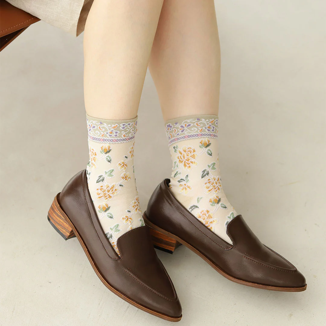 011132358 Float Oriental Flower Low Crew Socks - Image 10