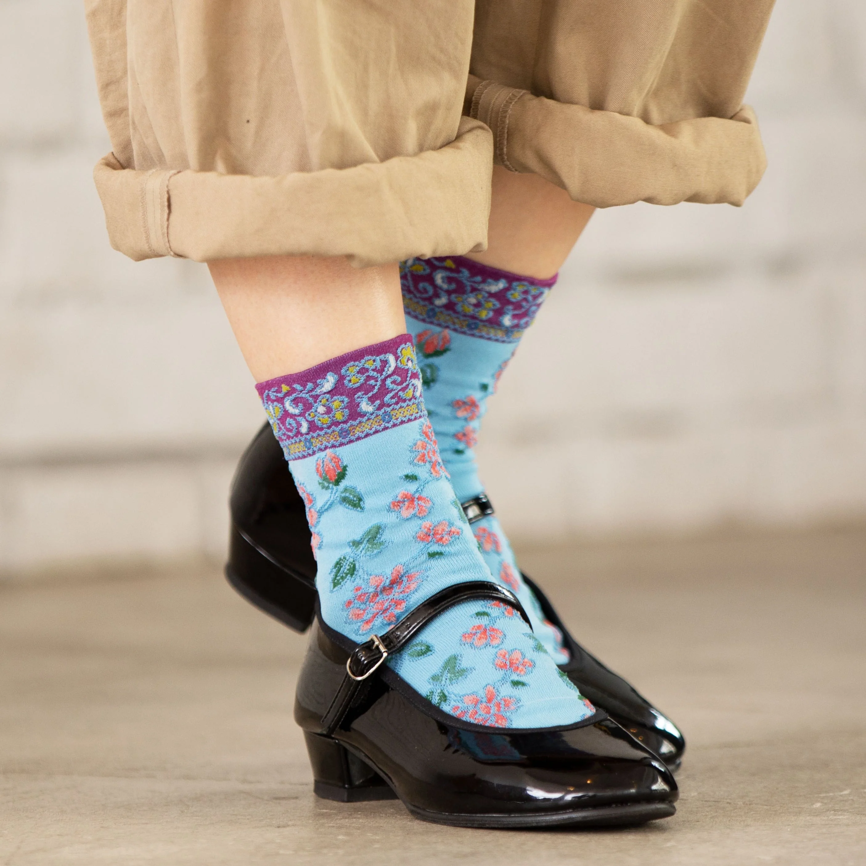 011132358 Float Oriental Flower Low Crew Socks - Image 19