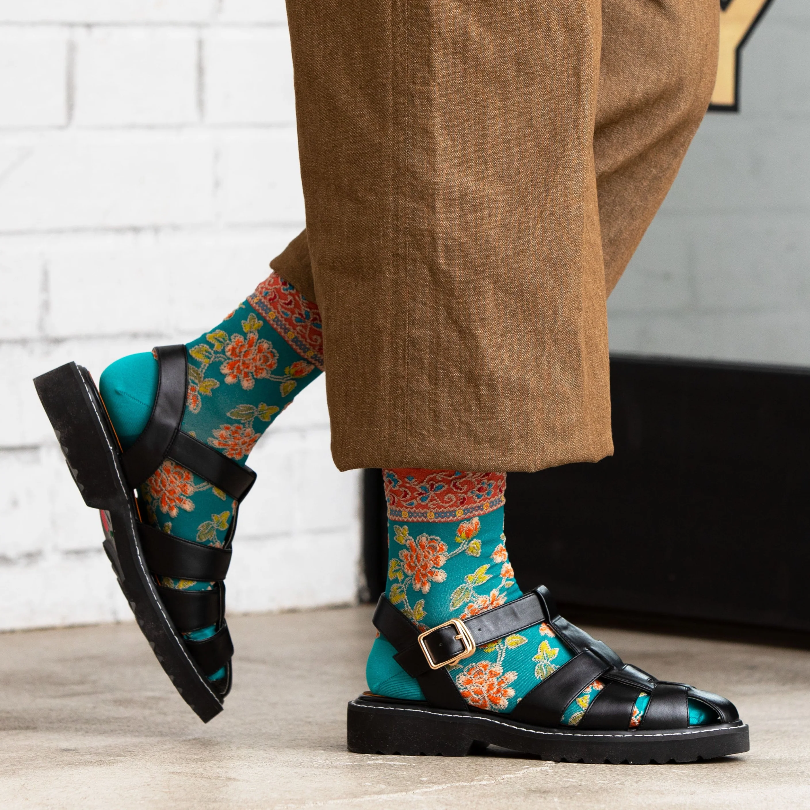 011132358 Float Oriental Flower Low Crew Socks - Image 3