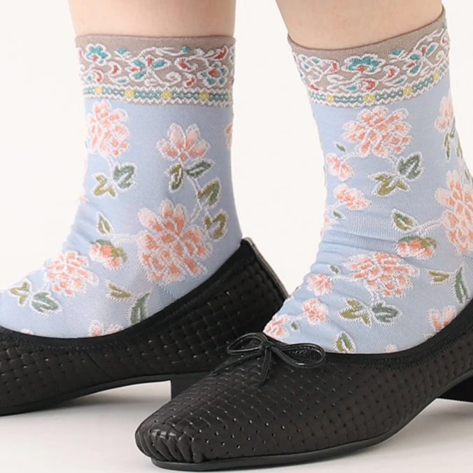 011132358 Float Oriental Flower Low Crew Socks - Image 9