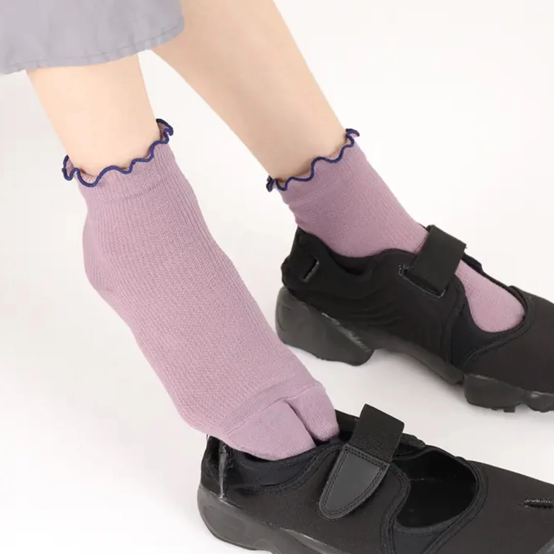 011132606 Waffle Merrow Top Tabi Low Crew Socks - Image 7