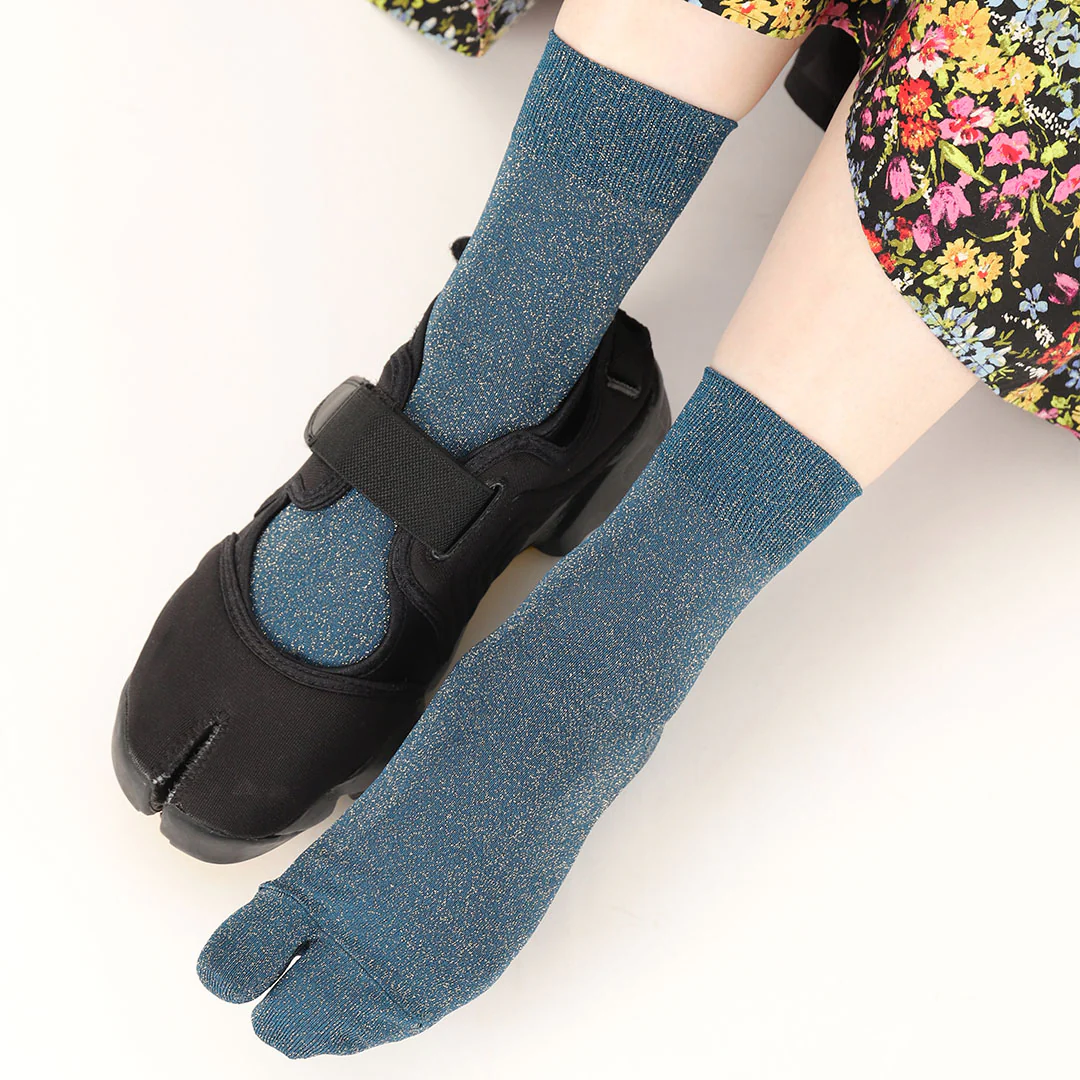 011132662 Fine Sparkly Tabi Low Crew Socks - Image 11