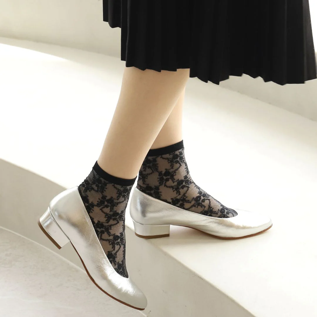 011132969 Fantasy Floral Sheer Ankle Socks - Image 4