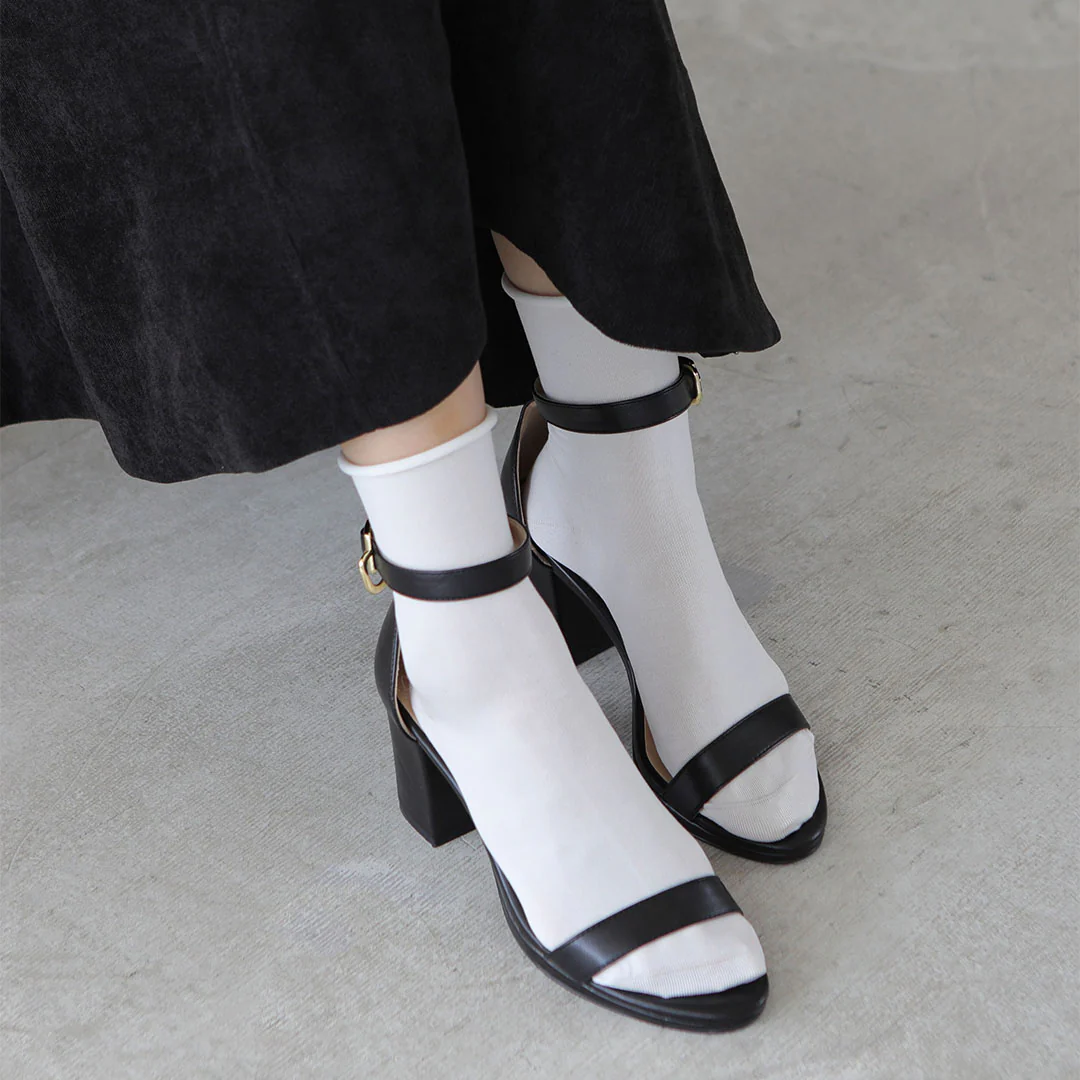 021131755 Fine Roll Top Low Crew Socks - Image 12