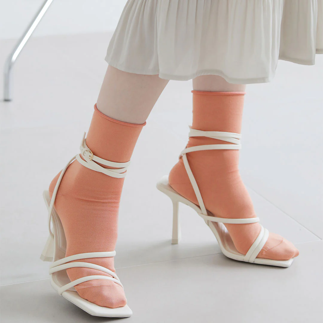 021131755 Fine Roll Top Low Crew Socks - Image 27