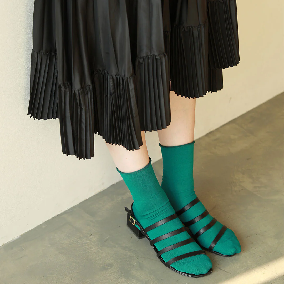 021131755 Fine Roll Top Low Crew Socks - Image 29