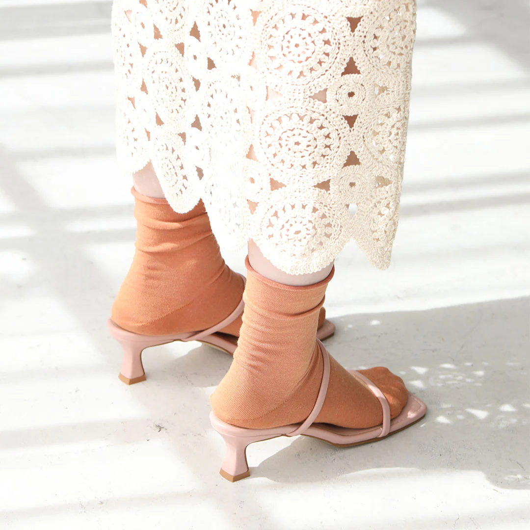 021131817 Fine Cotton/Linen Roll Top Socks - Image 4