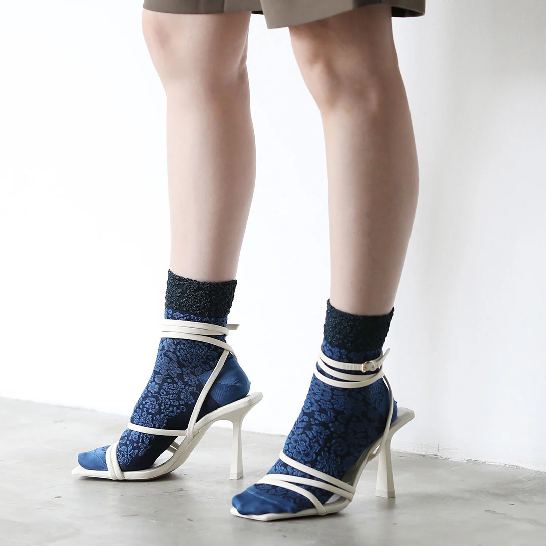 021132199 Two-Tone Float Low Crew Socks - Image 17