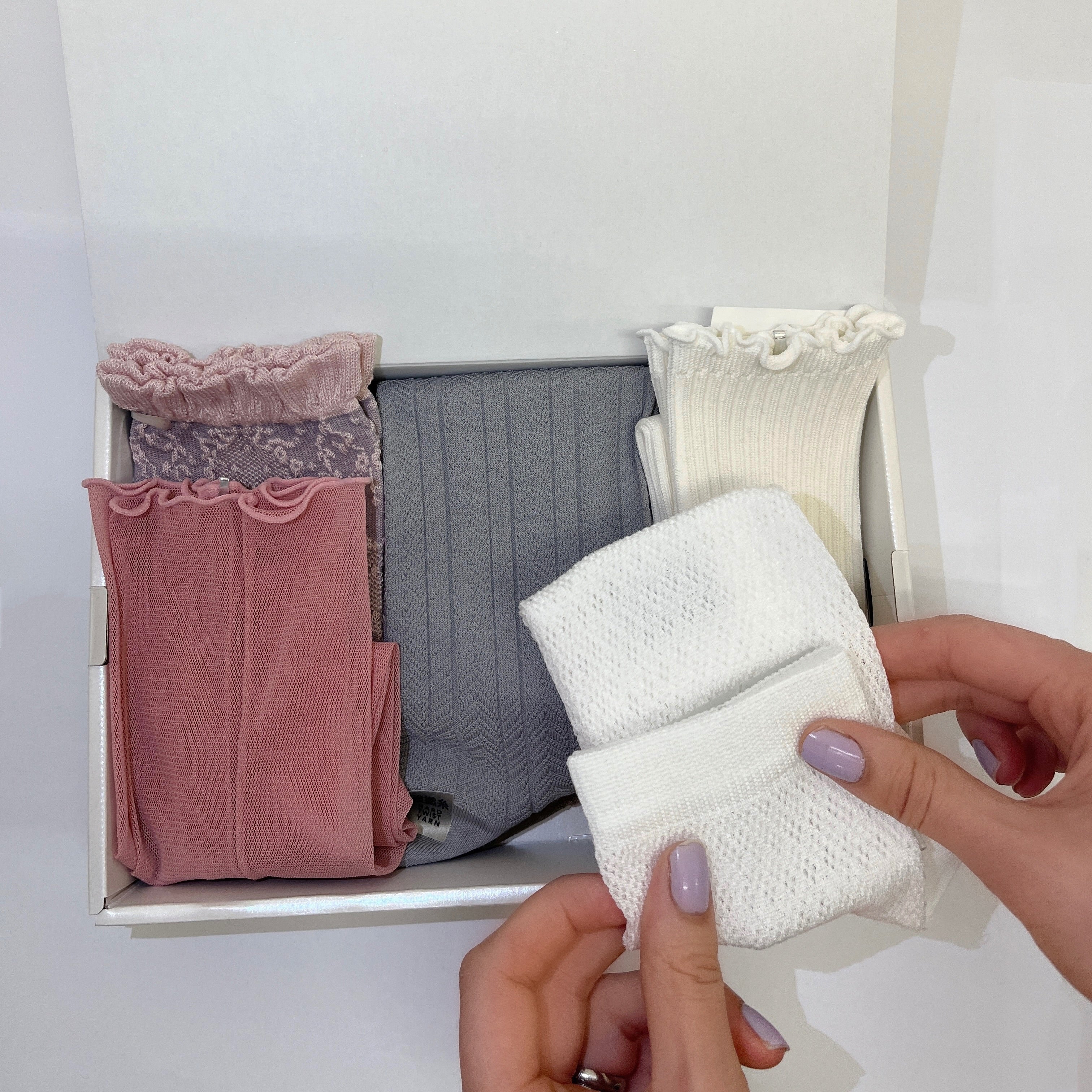 509100026 Gift Box (M) - Image 5